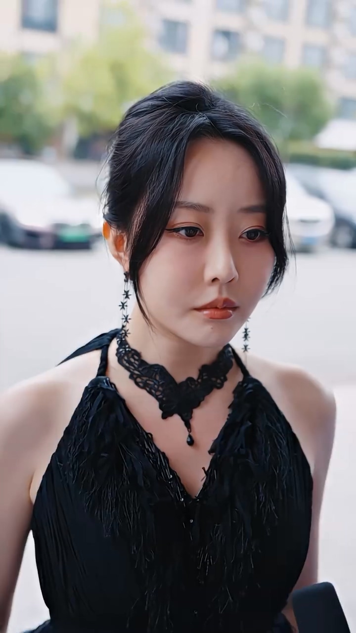 退婚后，女戰(zhàn)神后悔哭了(全集)